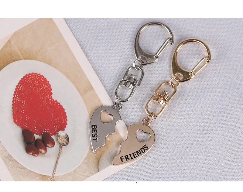 2Pcs Nette Herzförmige Spleißen Schlüsselbund Kreative Persönlichkeit Hohl Anhänger Schmuck Zubehör Party Festival Freundschaft Geschenk – Detail 15