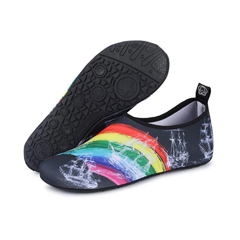 

2019 New Summer Water Shoes Men Beach Sandals Upstream Aqua Shoes Man Quick Dry River Sea Slippers Diving Swimming Socks