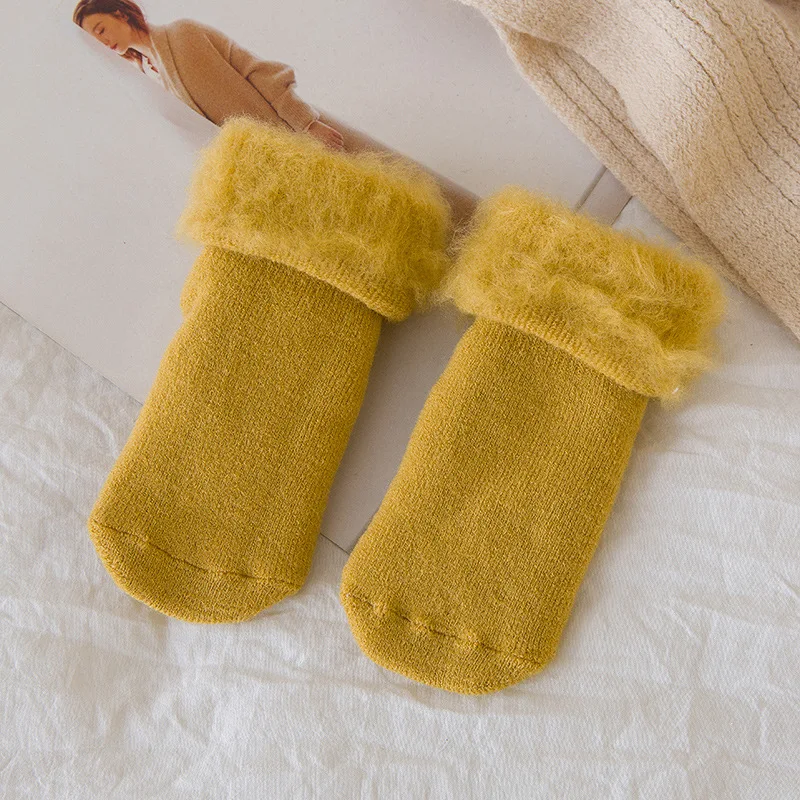 Однотонные шерстяные носки зимние толстые теплые махровые носки для малышей хлопковые носки для новорожденных мальчиков и девочек с нескользящей резиновой подошвой - Цвет: yellow