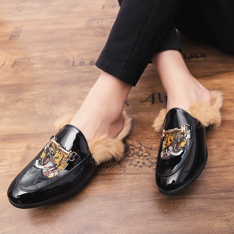 

Korean-style plus Wool Semi-Slippers 45 Yards Warm Cotton-padded Shoes Men's Cool Casual Leather Shoes Autumn And Winter Foot Co