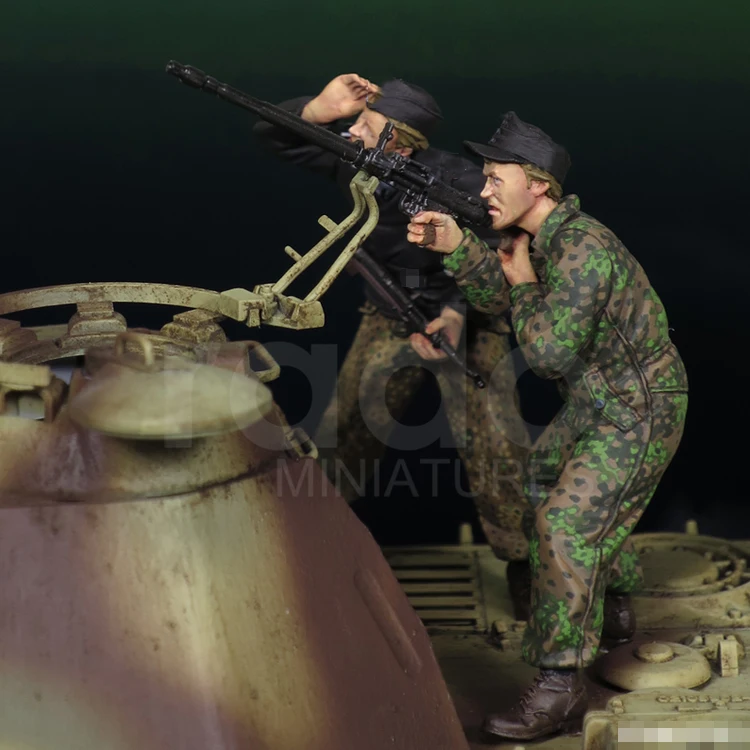 

1/35 Resin Model Building Kit Figure crewman