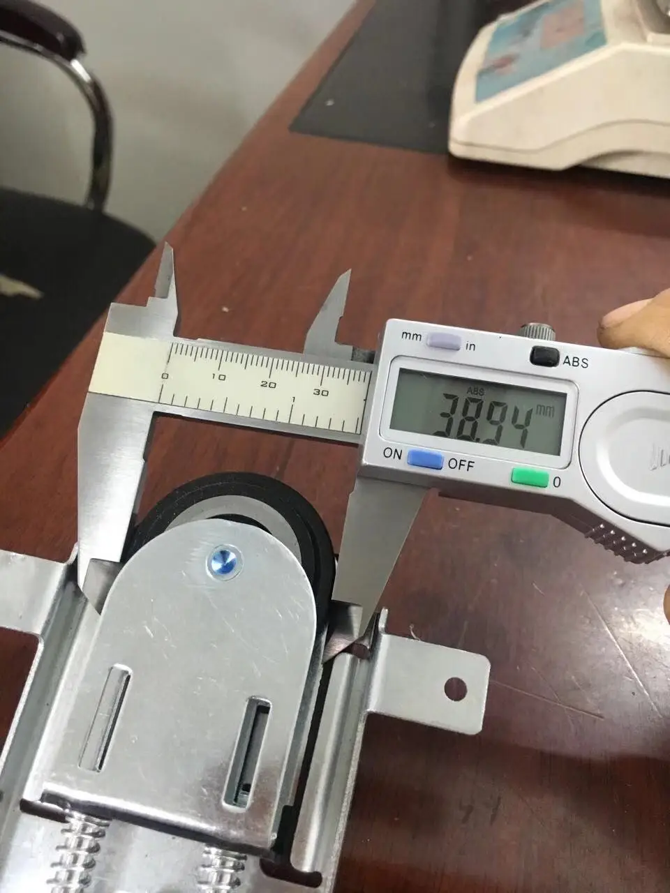 캐비닛 슬라이드 도어 하단 휠 롤러, 부드러운 휠 옷장, 슬라이딩 도어 하단 휠 러너 액세서리, 1 개