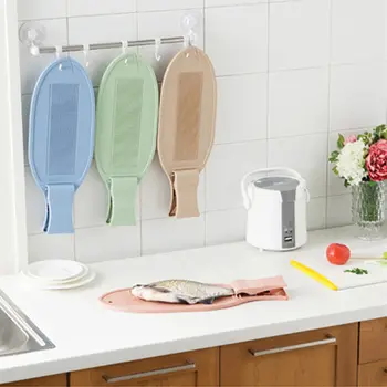 

Anti Skid Fish Fixing Cutting Board Kitchen Gadgets Non-slip Plastic Chopping Block with Clip Thicken Fix Plate for Killing Fish