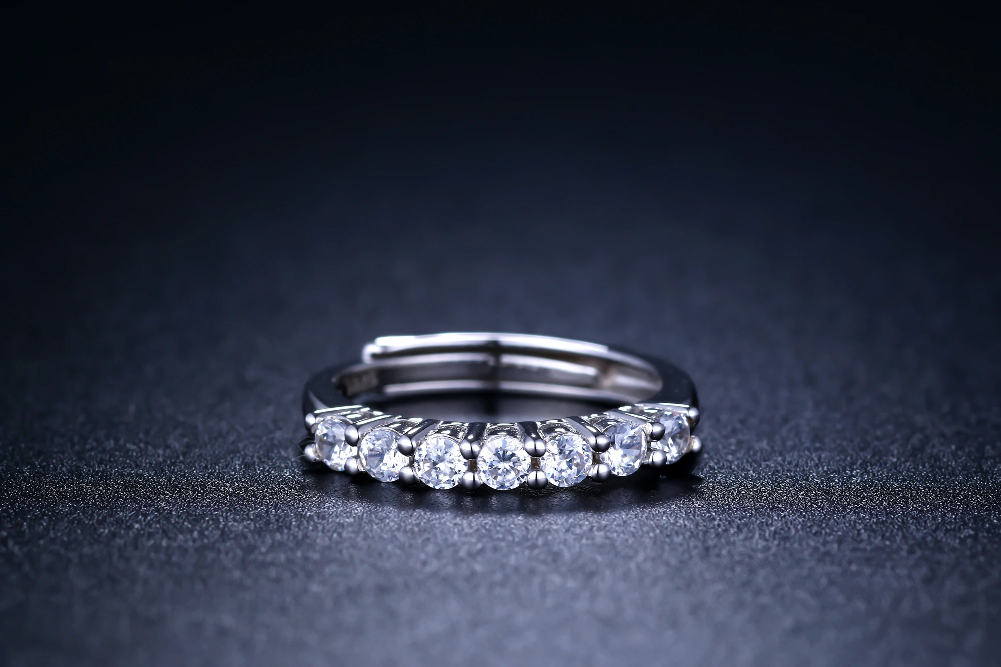 

Kkmall Store Round Silver Moissanite Ring Luxury Moissanite Weding Ring for Women The adjustable