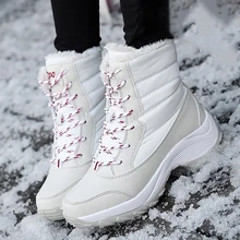 Белые зимние сапоги; женские модные теплые зимние сапоги; женские удобные ботинки на шнуровке с густым мехом; ботильоны на массивном каблуке; Цвет Черный; D30