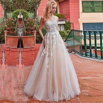 

Fashionable Scoop Neck Tulle Lace Appliques A Line Wedding Dress Buttons Back Bridal Gowns Sleeveless Spring Robe De Mariage