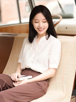 

CYNTHIA 2020 New Spring Women's Blouse Summer Female Short-sleeve V-neck Embroidery Shirts Vintage Half-sleeve