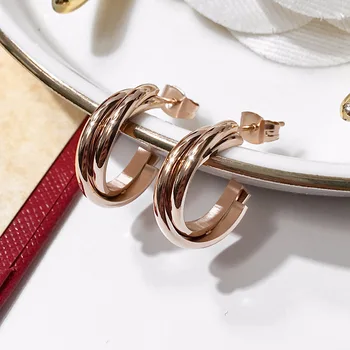 

Top Classic C Shape Triple Tricolor Steel Circle Trinity Stud Earrings For Men And Women Rose Gold Plated