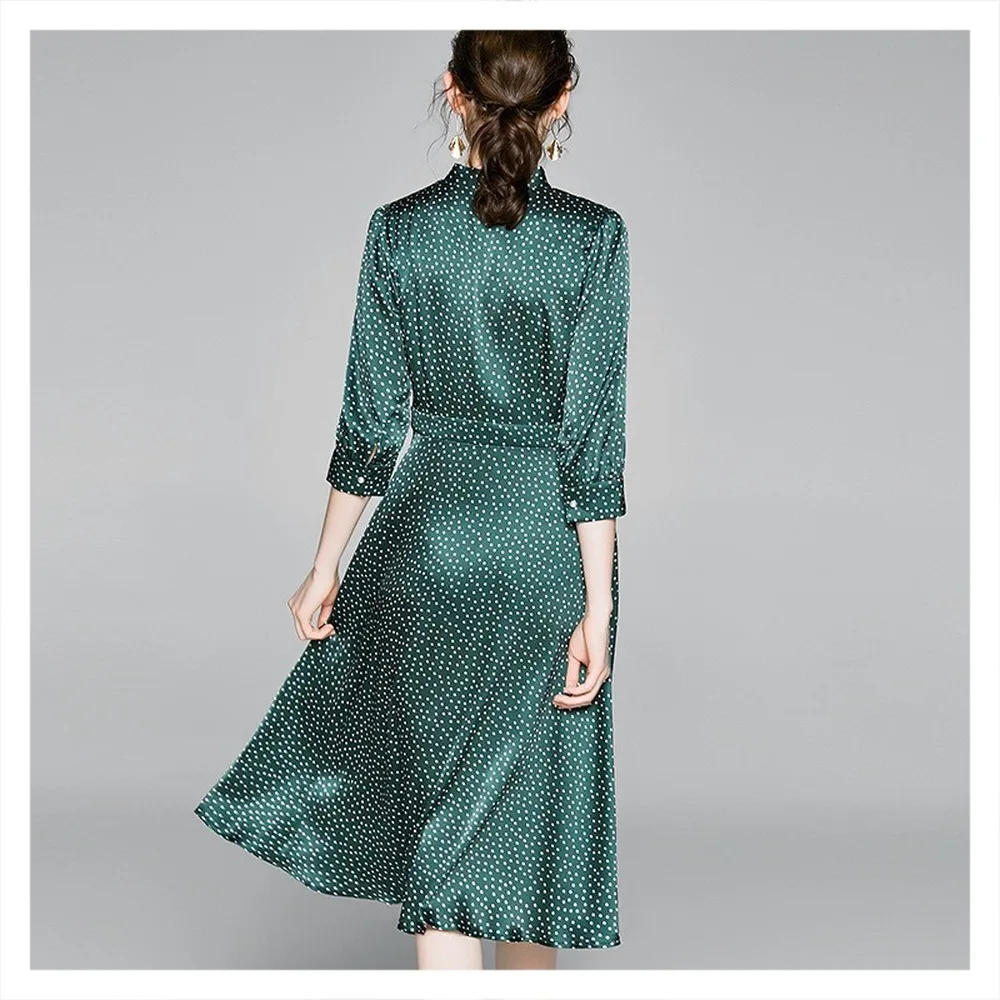 The new women's wave-print silk dress for summer