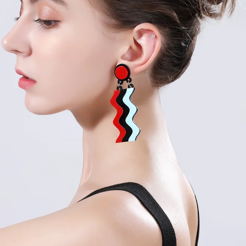 

2019 New Fashion Colorful Abstract Long Tassel Sea Waves Acrylic Drop Earrings Creative Geometric Dangle Earrings for Women
