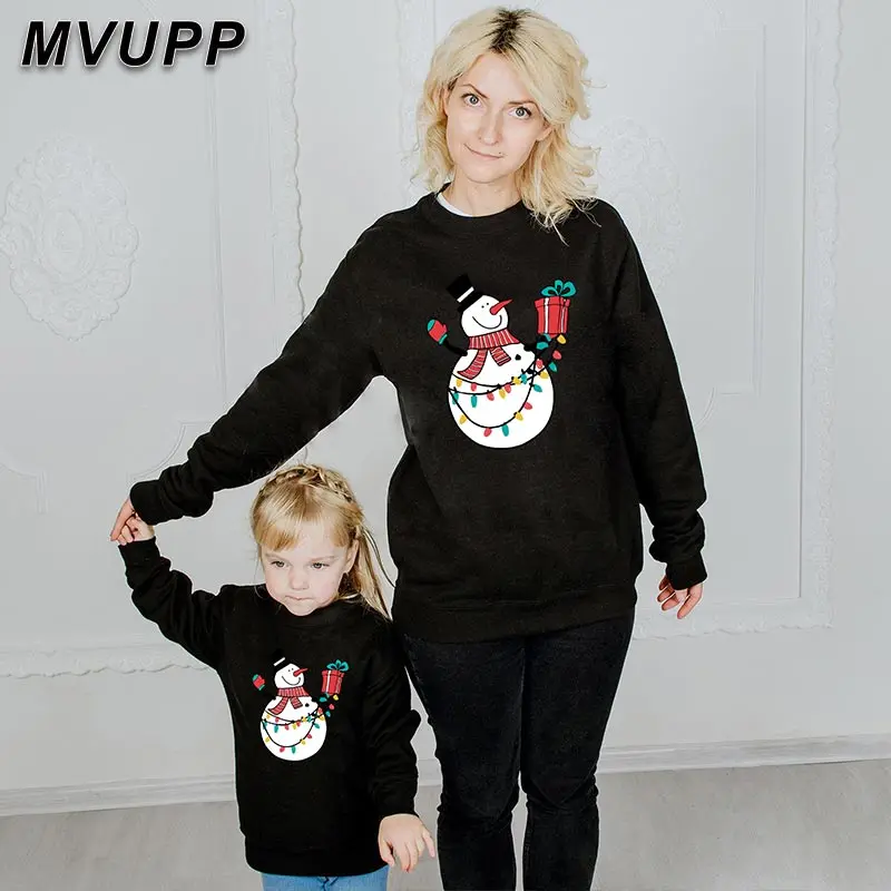 Рождественские Семейные свитшоты с принтом снеговика «Мама и я»; модная семейная одежда; Одинаковая одежда для мамы, дочки, папы и сына