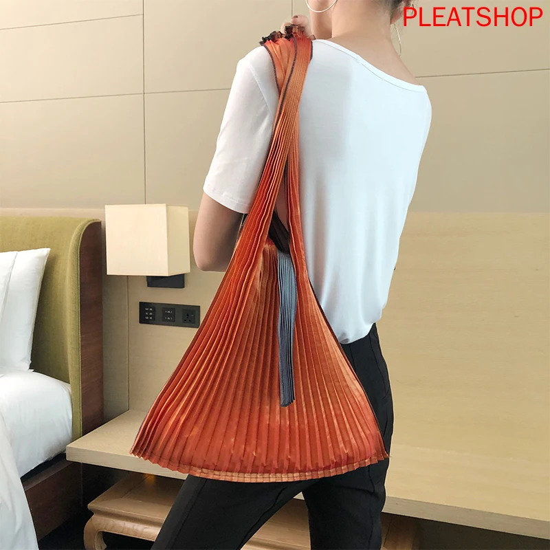 

Handbags MIYAKE Style Main Material Pattern Shape Interior Lining Model Number Closure DecoratioN free shipping