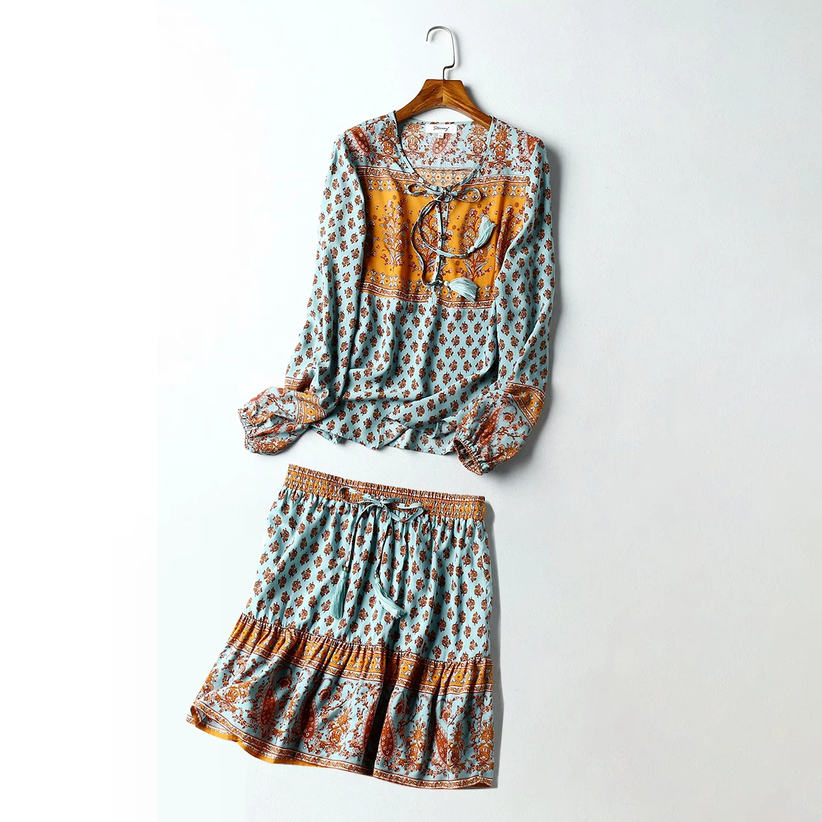 Зеленый Loose Floral Printed Two Piece Set Vintage Long Sleeve Tops Tassel Mini Skirt Summer Fall Boho Beach Casual Womens Sets Dresses - Цвет: Зеленый