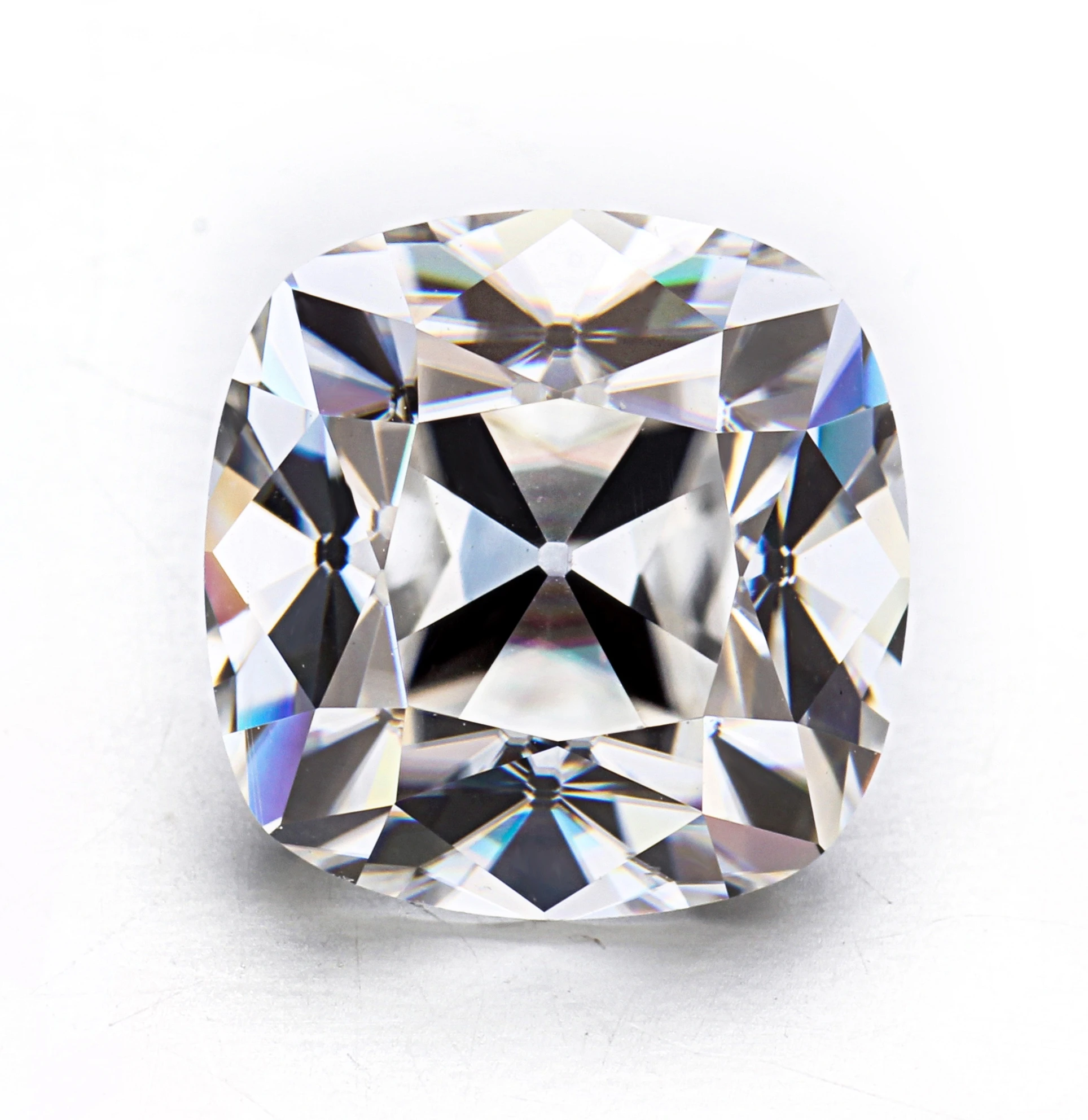

STARSGEM Classical Old Mine Cut EF 8*8mm Moissanite Test Passed Positive Loose Gem