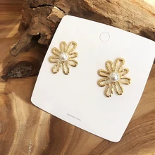 Корейская мода, имитация жемчуга, золотой цвет, металлический цветок, большие серьги-гвоздики для женщин, хорошее ювелирное изделие, аксессуары, серьги