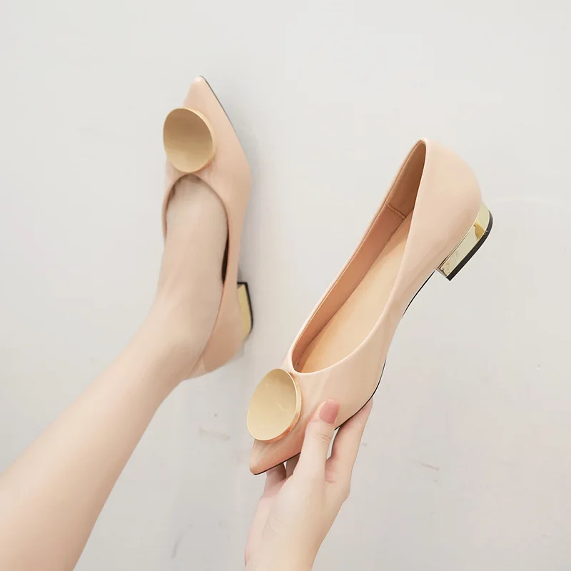

2019 Autumn New Style Korean-style Pointed-Toe round Buckle Low-Cut Low Documentary Shoes Women's Trend Patent Leather Chunky He