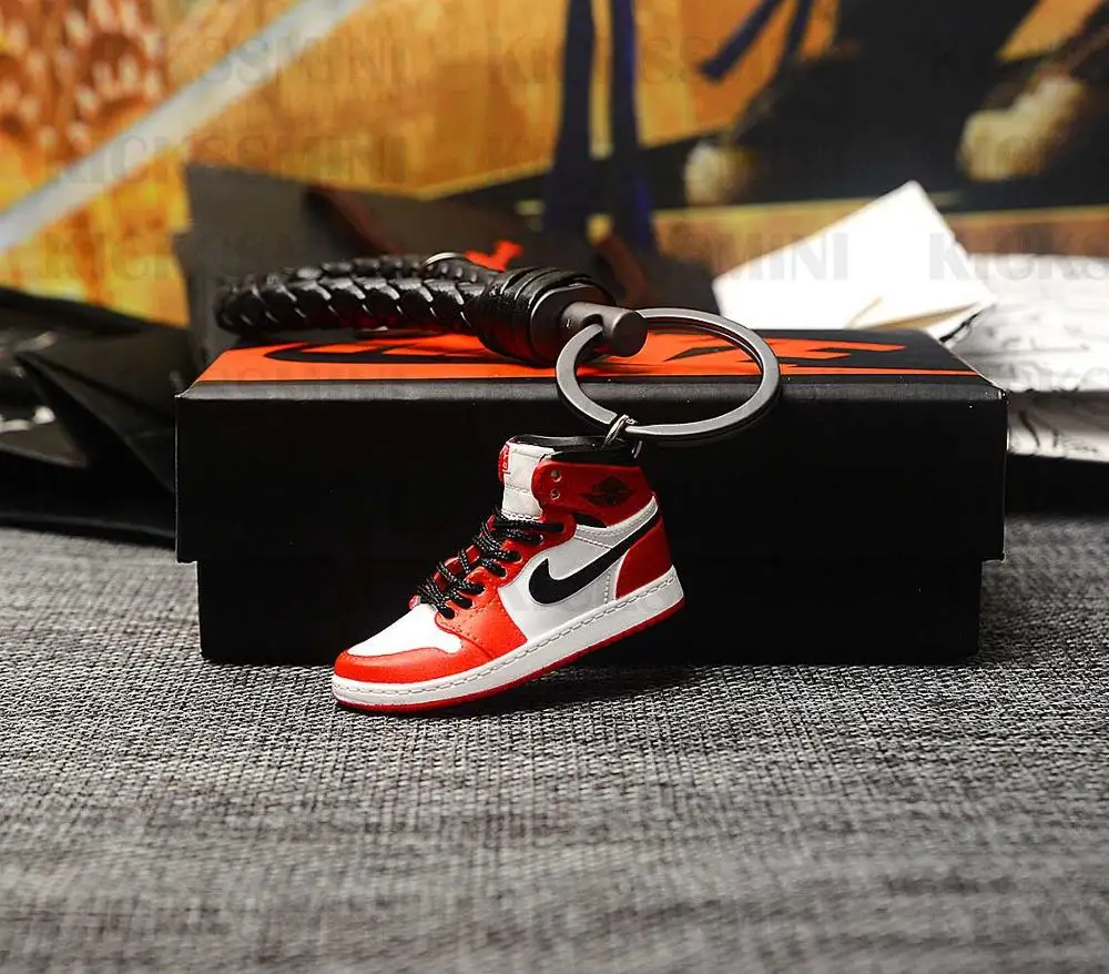 Personality DIY Air Jordan 1 “CHICAGO” part 2 3D Sneaker Model Keychain Bag Box Pendant Couple doll accessory
