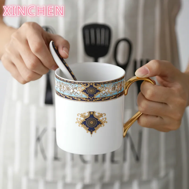 

XINCHEN Retro Bohemian Blauw Schets In Goud Bone China Mok Met Lepel Creatieve Keramische Koffie Kantoor Beker Melk Cup Gift Cup