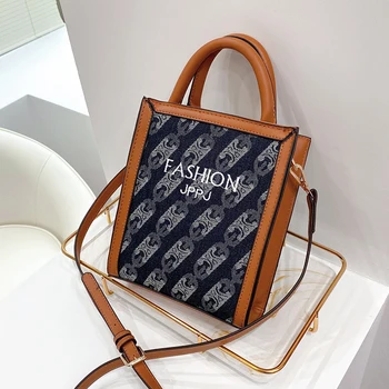 

HOT Original Design Autumn/winter Handbags 2020 New Fashion Messenger Bag Niche Handbag Tote Bag Square Bag Width: 17.5cm
