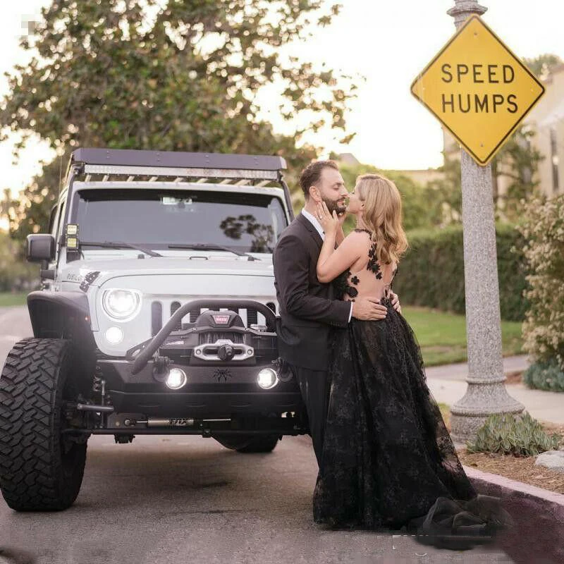 gothic-black-lace-plus-size-appliques-wedding-dresses-high-low-country-bridal-gown-backless-vestidos-de-noiva-maternity-wedding-gowns-custom (2)