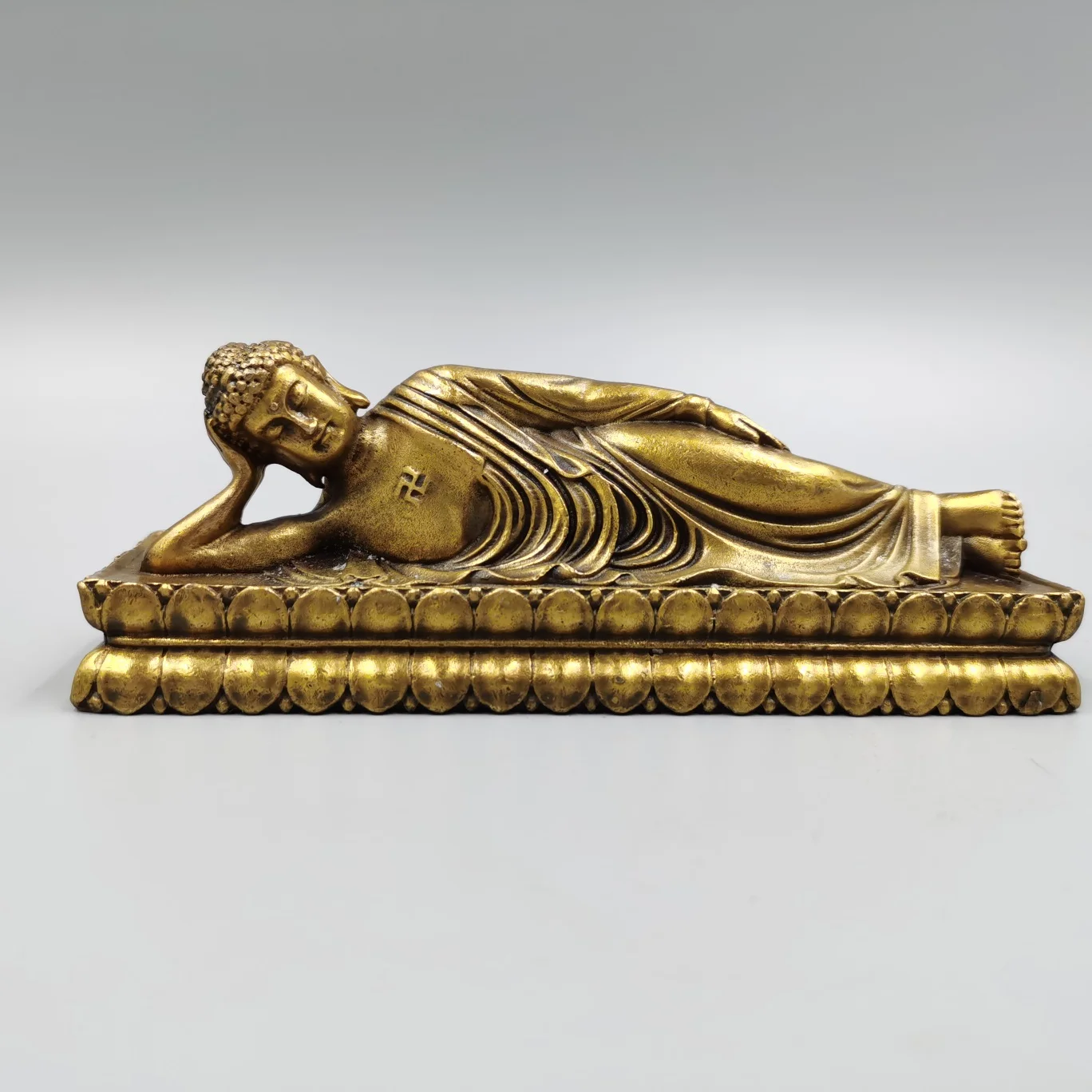 

China Elaborate Bronze Sculpture"Sleeping Buddha" Metal Handicraft Home Decoration