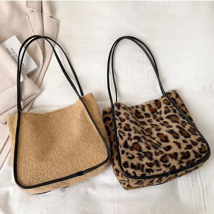 One Shoulder Lamb Cashmere Portable Women's Bag 2021 New Fashion Plush Autumn Winter Premium One Shoulder Bag Versatile Tote Dag