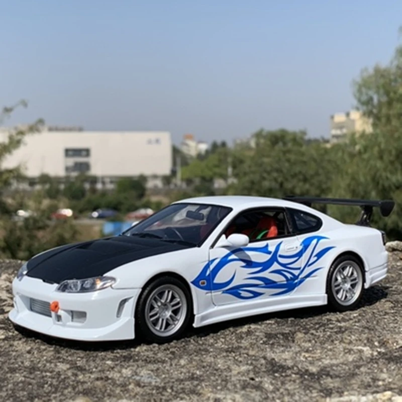 Модель автомобиля Nissan Silvia S15 с широким кузовом литые металлические игрушки