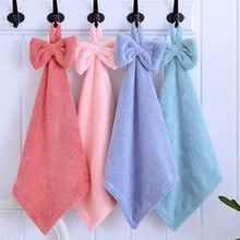 Serviette à main torsadée créative, en molleton doux de corail de couleur Pure avec sangle suspendue, chiffon de nettoyage ménager de cuisine 