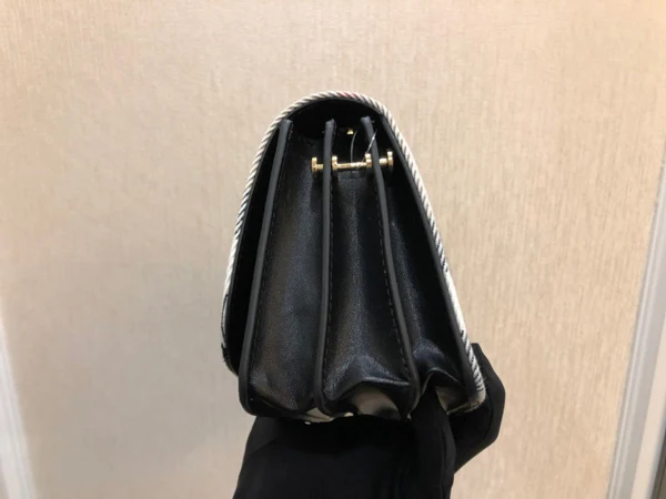 缩小11
