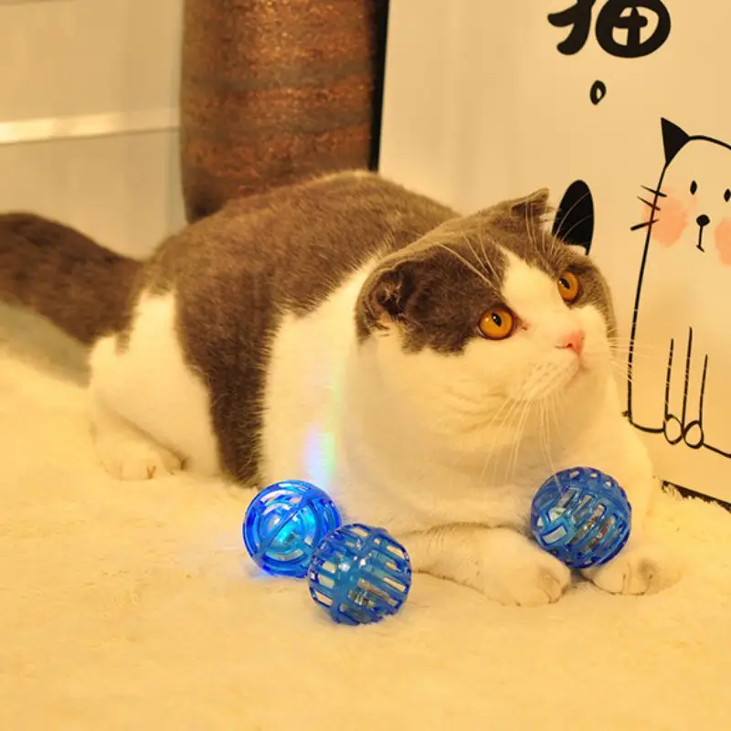 3 шт./партия Pet интерактивные упражнения светящиеся игральные игрушки пластиковый мяч с колокольчиком для кошек