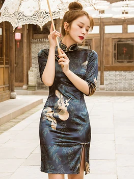 

The new crane print slimming dress of 2020 is a new version of daily cheongsam for young Chinese style retro girls