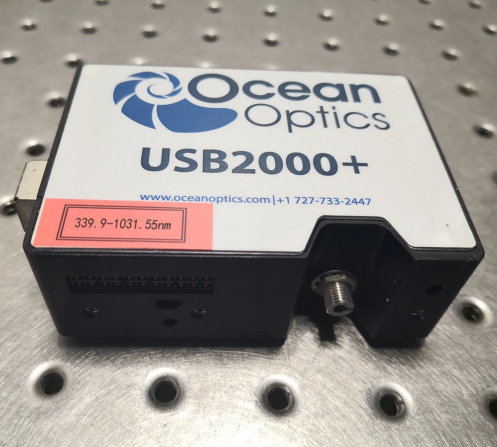 US Ocean Optics Two Models USB2000+ 339.9 1031.55nm Wavelength 339.48