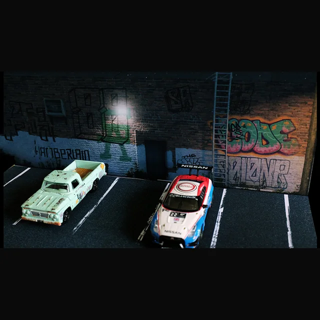 1/64 Scale American Street Parking Space Red Brick Wall Graffiti Version Fit Car Model Display Garage Parking Lot Scene 4