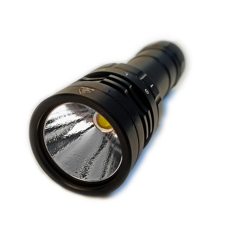 

Sofirn New SD05 Scuba Dive LED Flashlight Diving Light XHP50.2 2550lm 21700 Lamp with Magnetic Switch 3 Modes Bright Torch