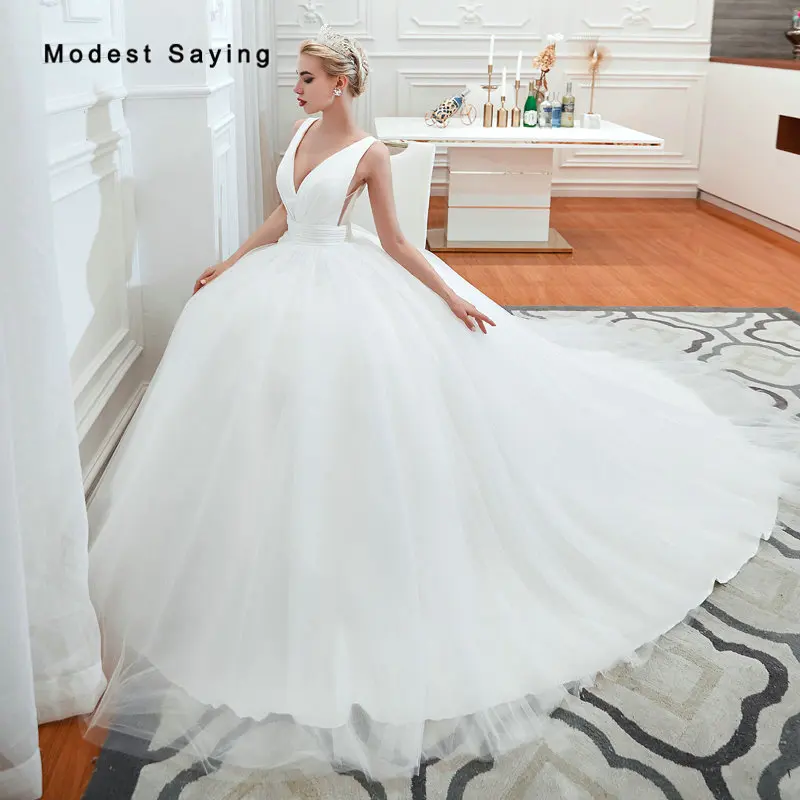 

Sexy Queen Ivory Ball Gown Deep V Neck Wedding Dresses 2019 New Formal Women Pleated Puffy Tulle Bridal Gowns vestidos de noiva