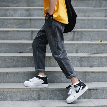 

2019 Autumn New Korean Version Of The Trend Of Loose Sports And Leisure Straight Through The Hole Jeans Hip Hop