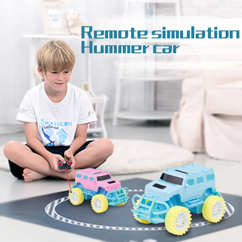 Свет автомобиля 1:43 мини RC автомобиль внедорожник Цвет 4 х канальный радио пульт