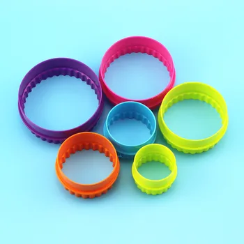 

1 set Cookies Biscuits Desserts Paste Cutters Molds Hearts Stars Round Square Tree Jingerbreadmen Moulds Cake decoration