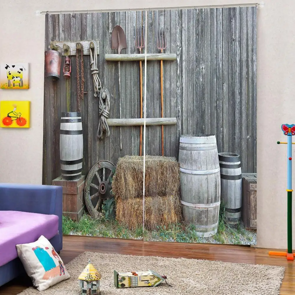 Винтажные деревянные бочонки доски фон комнатный декор занавески большое окно