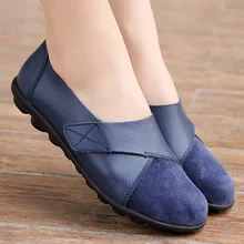 Женская обувь на плоской подошве; мягкая Массажная кожа; большие размеры; Лоскутные замшевые водонепроницаемые мокасины для женщин на застежке-липучке