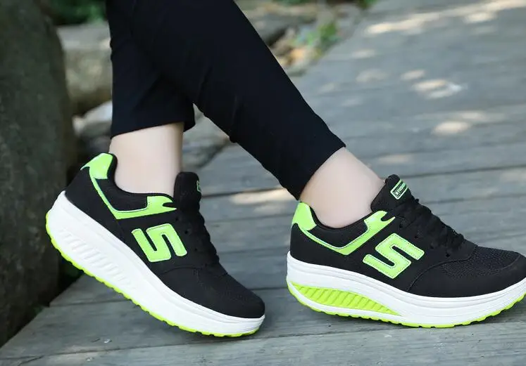 Женская обувь на платформе; светильник на танкетке; zapatillas; женская обувь для бега; дышащие спортивные кроссовки для похудения; цвет белый