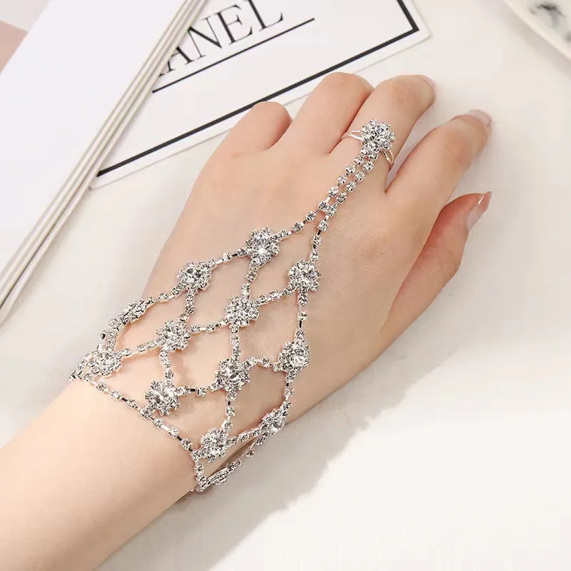 Fashion Personality Rhinestone Finger Chain Bracelet For Women Bowknot High Quality Hundred Towers Hand Wedding Jewelry | Украшения и
