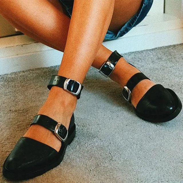buckle flat shoes