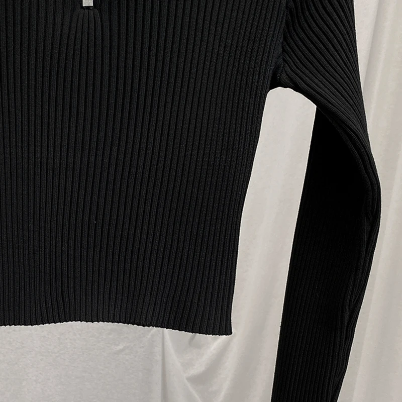 TWOTWINSTYLE Black Elastic Sweater For Women