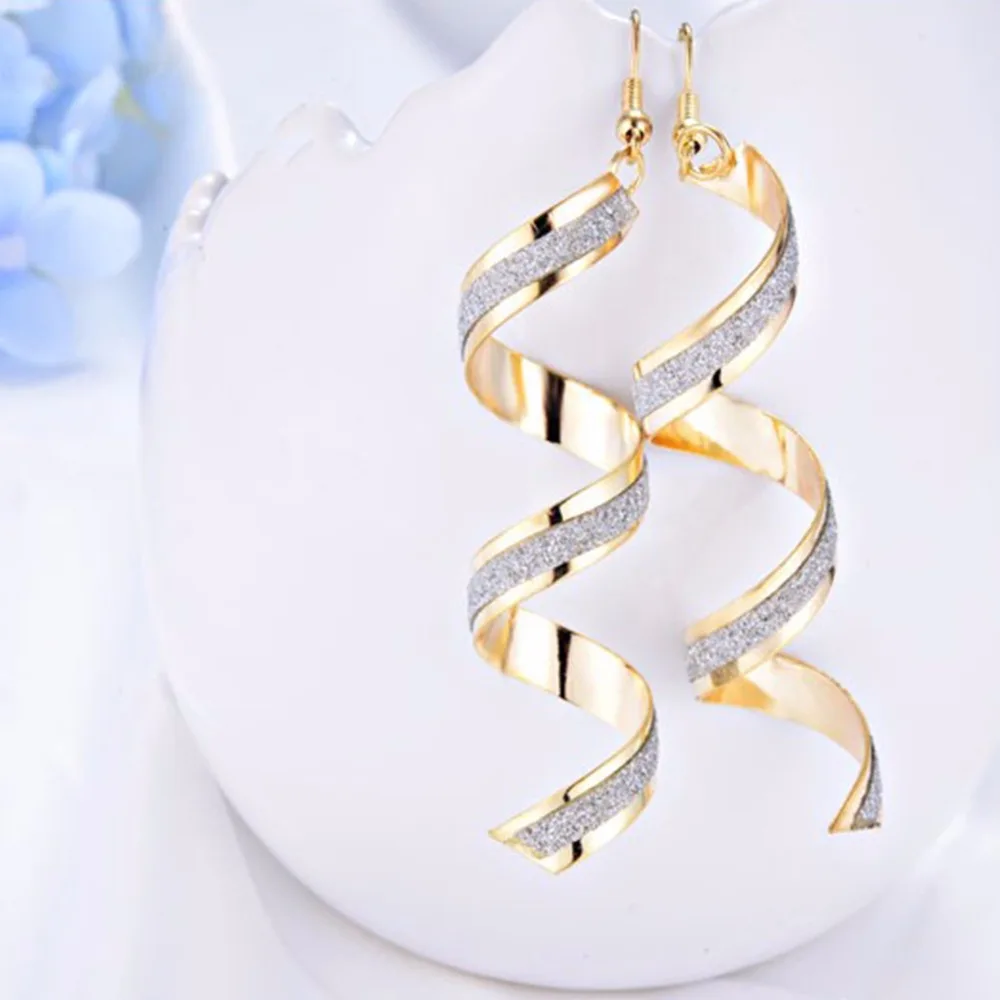 Витые спиральные длинные висячие серьги для женщин и девушек золотистые