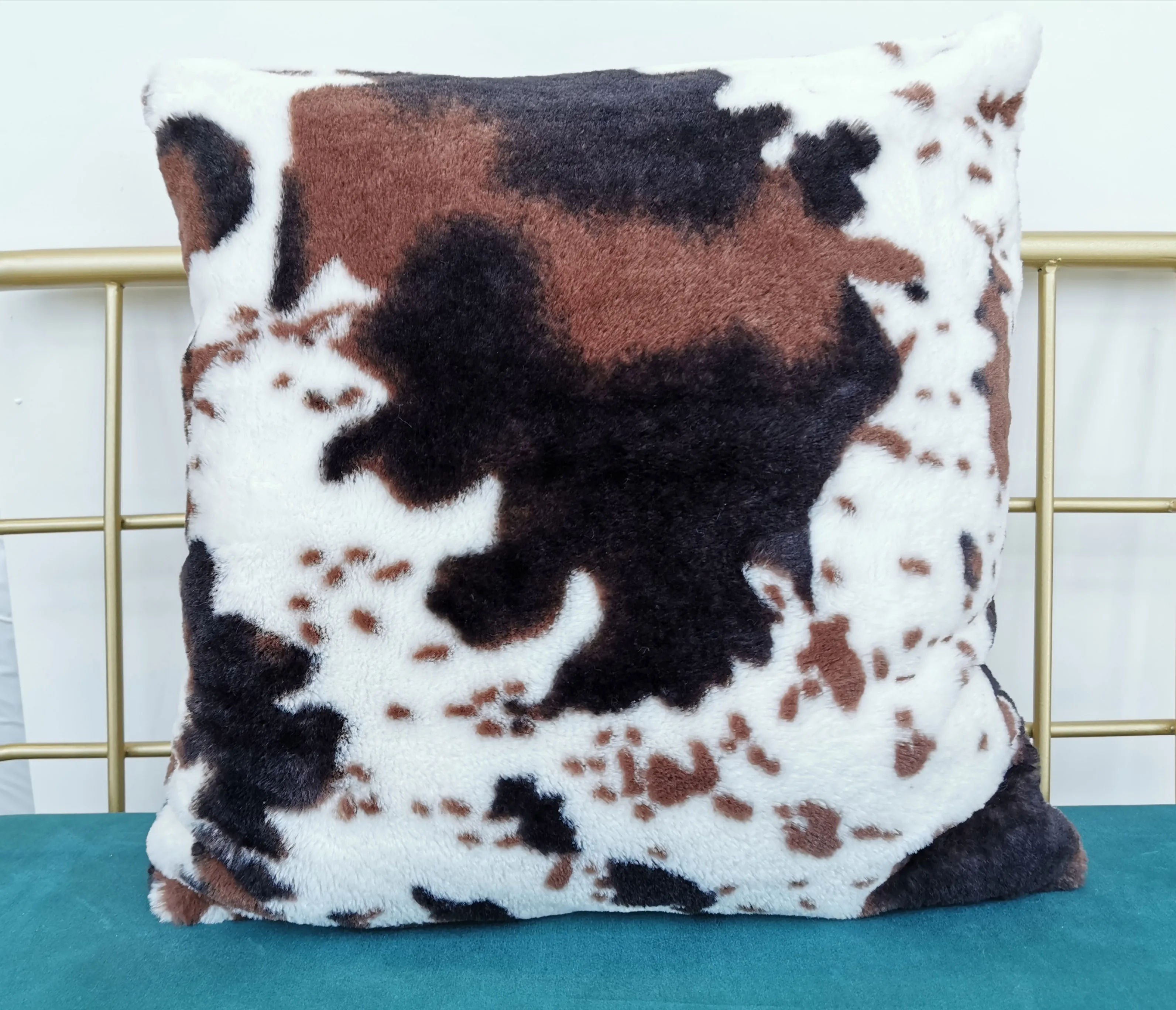 NEW 2021 Plush Cow Pattern Cushion Cover for Black or White Pillowcover by Hot Sale Animal Party of Home Decoration Pillow Cover