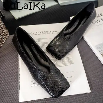 

2020 Women Luxury Wild Patent Leather Square Toe Shallow Mouth Soft Bottom Casual Outdoor Lazy Flat Shoes
