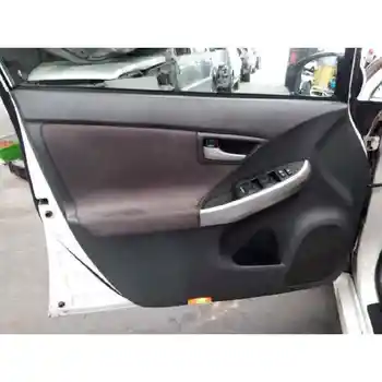 

TRIM LEFT FRONT DOOR TOYOTA PRIUS (NHW30)