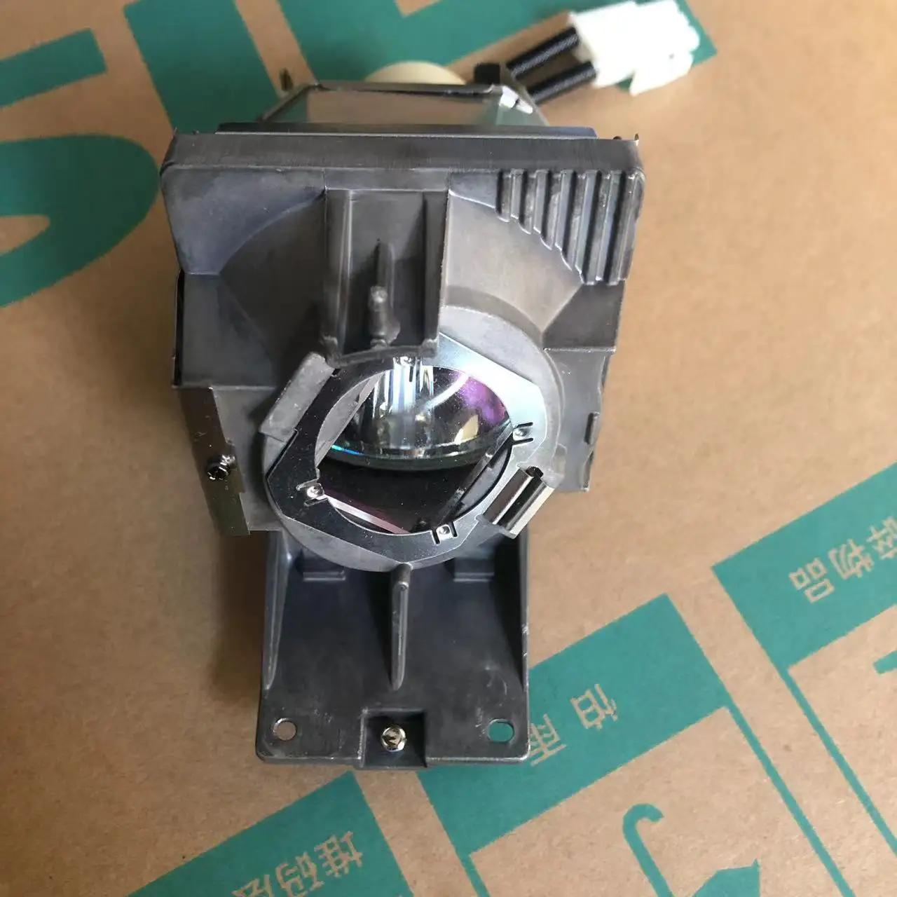 

Genuine Original Projector Lamp 5J.JKX05.001 For BenQ MU613 and TH585 Projectors ( Original Lamp Housing)