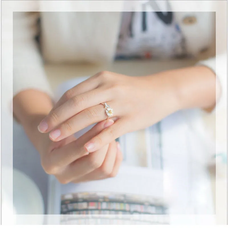 New Spring White Enamel Daisy Flower Vintage Elegant Simple Opening Rings for Women Jewelry Party Gifts womens ring jewelry rings ring jewelry